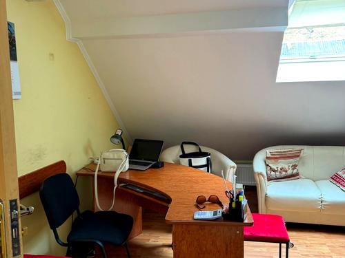 комерційна за адресою Корятовича пл., 15