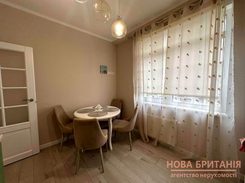 квартира за адресою Михайла Максимовича вул. (Онуфрія Трутенка), 24-А