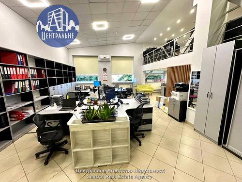 комерційна за адресою Нагірна вул., 7
