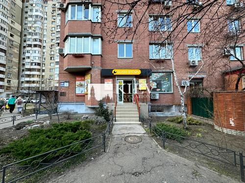 комерційна за адресою Анни Ахматової вул., 3