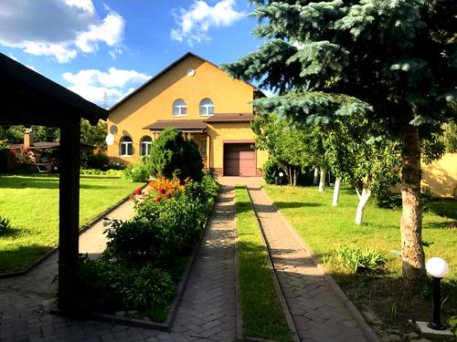 дом по адресу Шкільна ул., 9