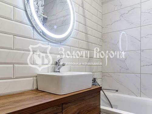 квартира за адресою Миру вул., 6