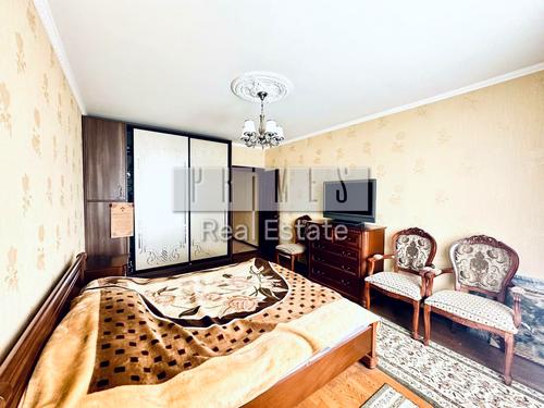 квартира за адресою Анни Ахматової вул., 28