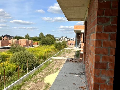 дом по адресу с. Зубра, Петра Дорошенка