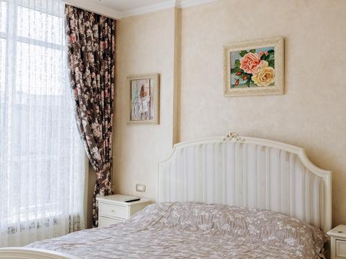 коммерческая по адресу Приморська, 26