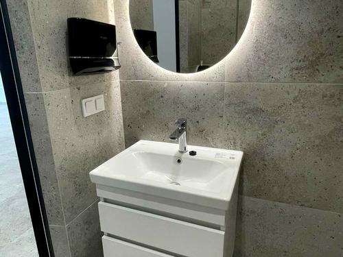 комерційна за адресою Трускавецька вул., 125
