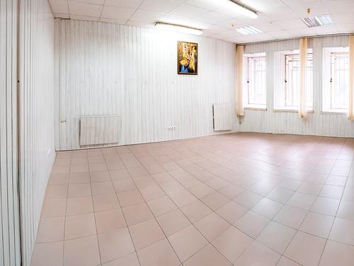 комерційна за адресою Антоновича вул. (Горького), 59а