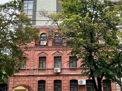 комерційна за адресою Воскресенська вул. (Леніна), 17а