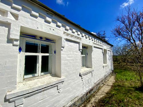 будинок за адресою с. Фесюри, Центральна