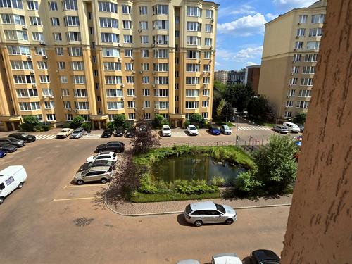 квартира за адресою Братська вул., 12