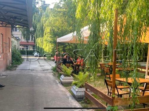 комерційна за адресою Гната Юри вул., 7
