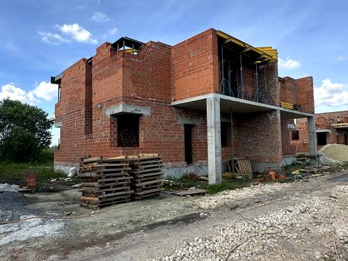 будинок за адресою с. Зубра, Петра Дорошенка
