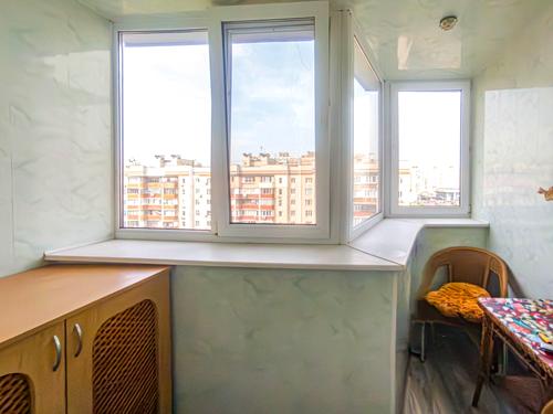 квартира за адресою Червоної калини, 65