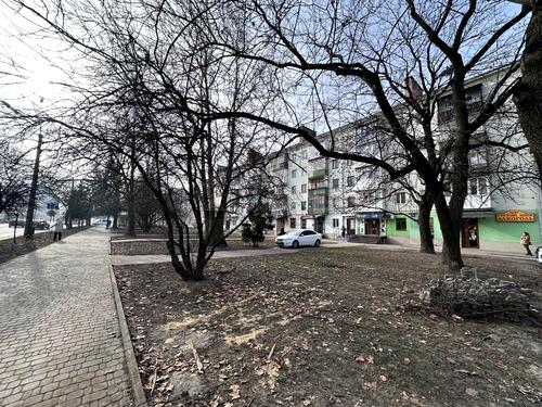коммерческая по адресу Привокзальна пл., 24