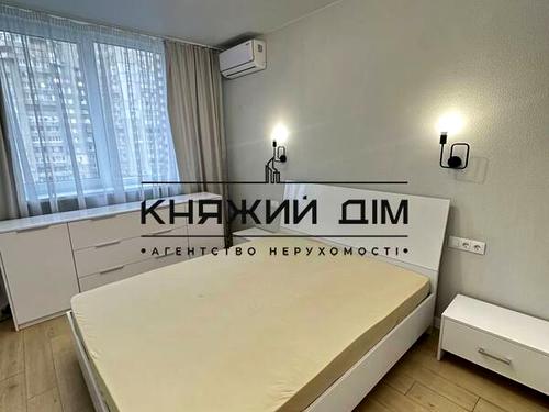 квартира по адресу Ревуцкого ул., 40-Б