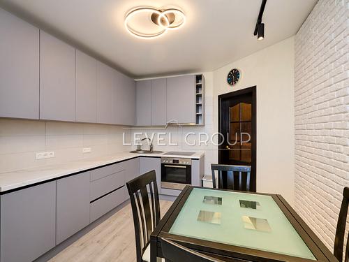 квартира за адресою Ревуцького вул., 5