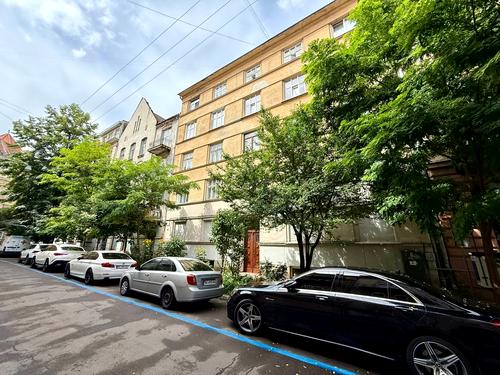 квартира за адресою Ярослава Стецька вул., 8