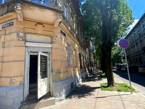 комерційна за адресою Антоновича Володимира, 7