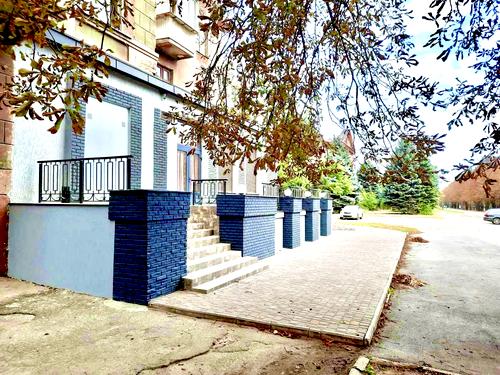 комерційна за адресою Вадима Гурова вул. (Постишева), 17
