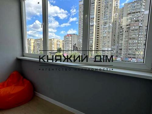 квартира за адресою Ревуцького вул., 40-Б