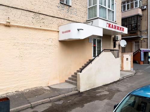 комерційна за адресою Антоновича вул. (Горького), 59а