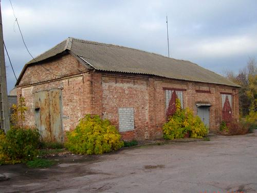 комерційна за адресою Каманіна, 1
