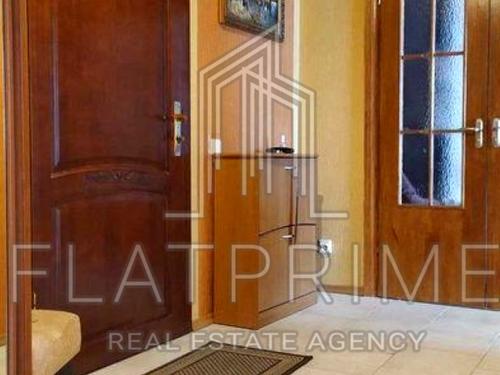 квартира за адресою Саперно-Слобідська вул., 8