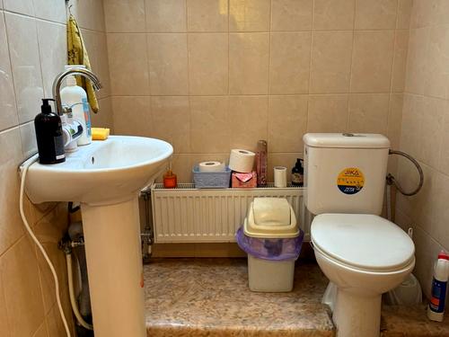 комерційна за адресою Корятовича пл., 15