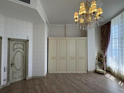 коммерческая по адресу Приморська, 26