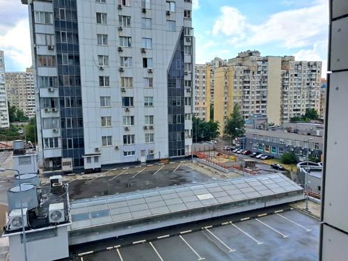 квартира за адресою Срібнокільська вул., 3-Б