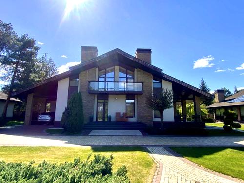будинок за адресою Центральна вул., 5