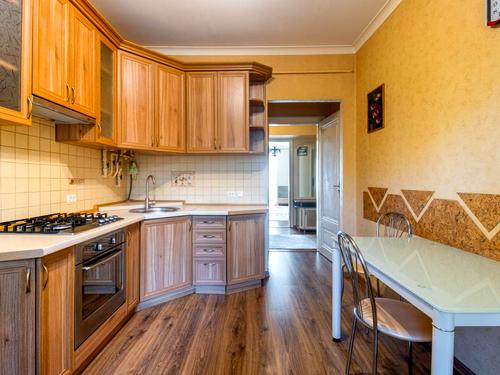 квартира за адресою Русових вул., 11