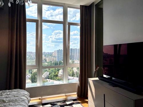 квартира за адресою Рея Бредбері вул., 2
