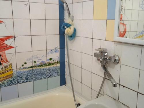 квартира за адресою Будівельників бульв., 8