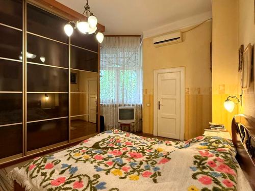 квартира за адресою Ярослава Стецька вул., 8
