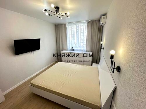 квартира за адресою Ревуцького вул., 40-Б
