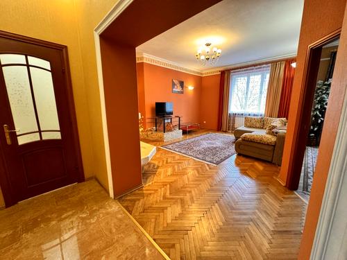 квартира за адресою Дорошенка вул., 71