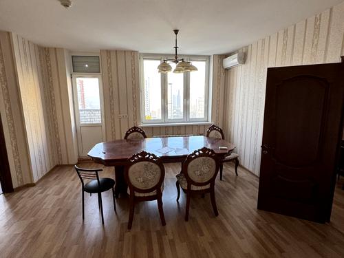 комерційна за адресою Бориса Гмирі вул., 4