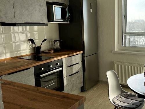 квартира за адресою Космонавтів вул., 38а