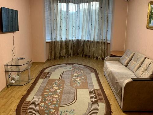 квартира по адресу Салютная ул., 1-Б