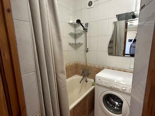 квартира за адресою Киргизька вул., 9д