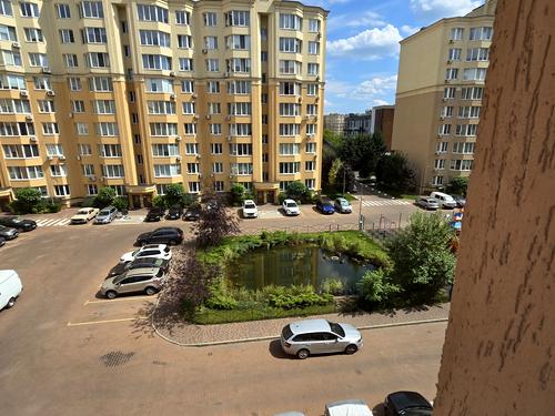квартира за адресою Братська вул., 12