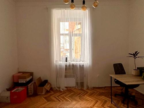 коммерческая по адресу Рынок пл., 6