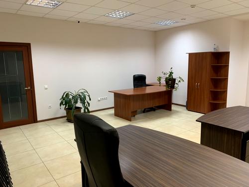 комерційна за адресою Дмитрівська вул., 37-Б