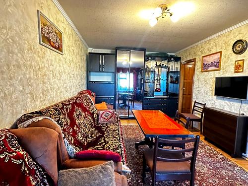 квартира за адресою Космонавтів вул., 8