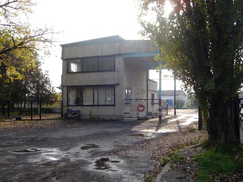 комерційна за адресою Каманіна, 1