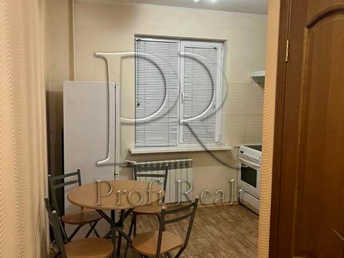 квартира за адресою Анни Ахматової вул., 19