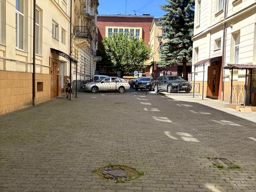 коммерческая по адресу Туган-Барановського М., 16