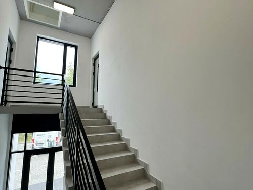 комерційна за адресою Зелена вул., 400
