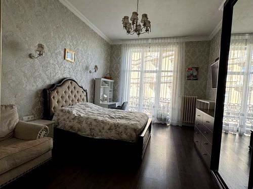 квартира за адресою Генерала Петра Григоренка пл. (Перемоги), 5
